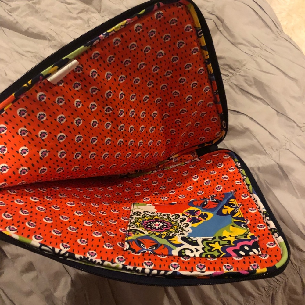 Vera Bradley 13” computer case - Picture 2 of 2